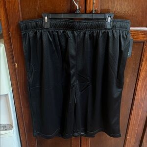 Men’s size 2XLT brand is XERSION black basketball shorts regular fit